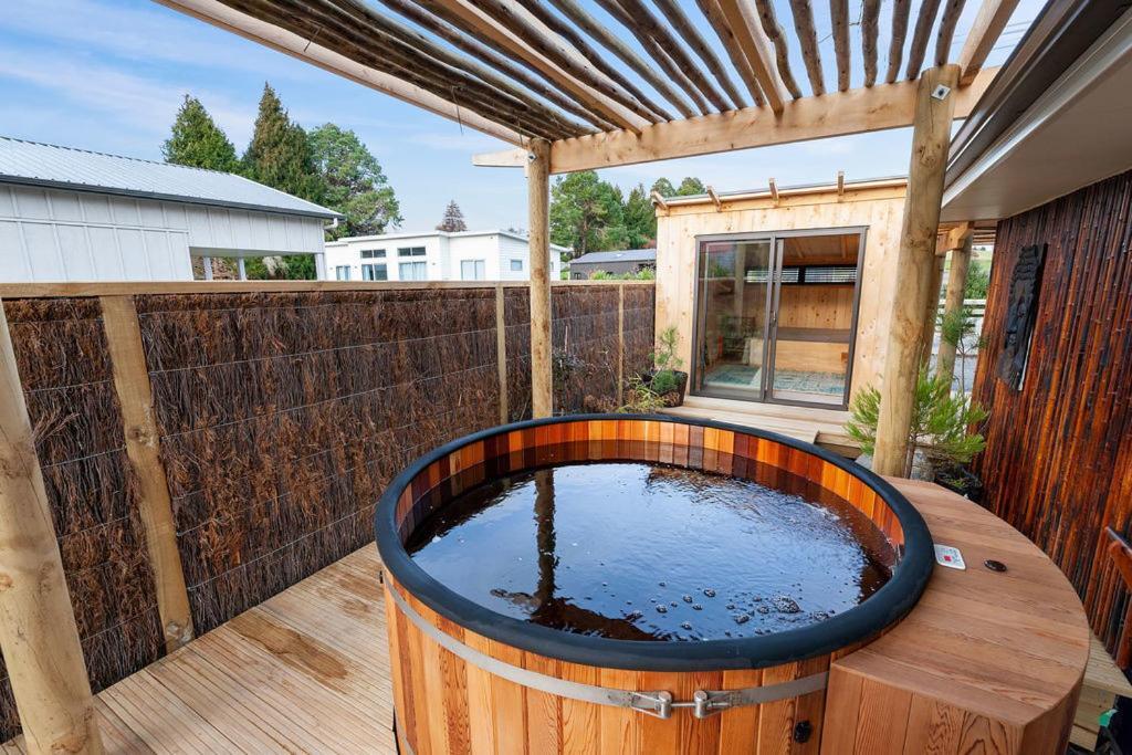 The Purple House - Ohakune Home With Spa Pool Zewnętrze zdjęcie