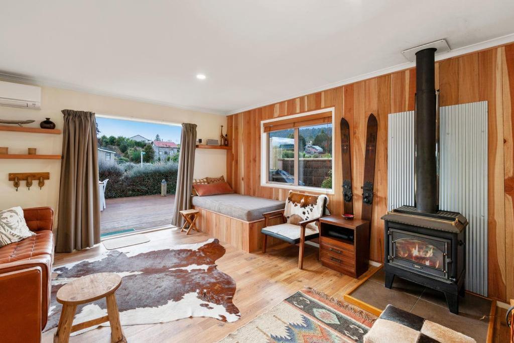 The Purple House - Ohakune Home With Spa Pool Zewnętrze zdjęcie